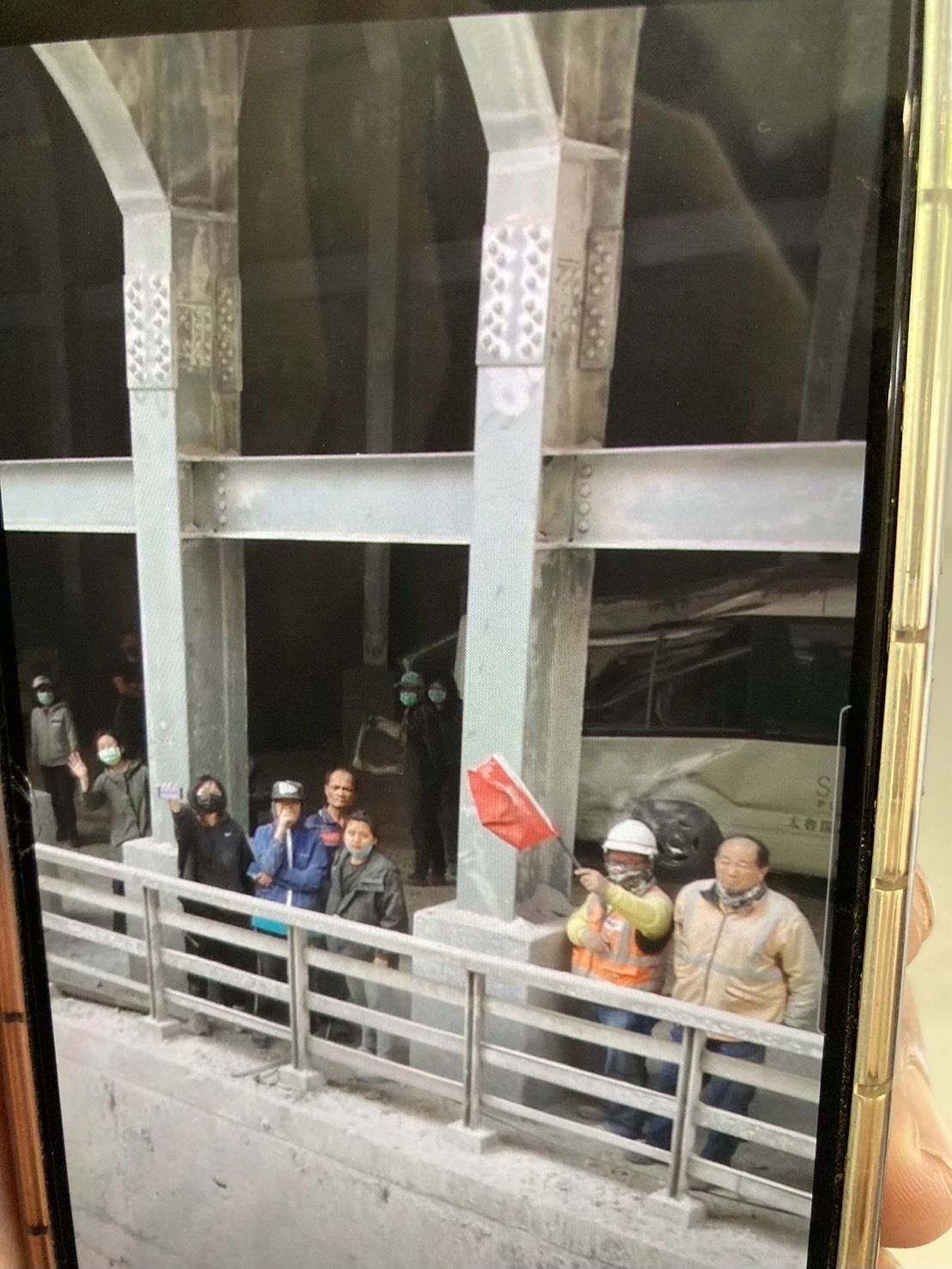 花蓮強震／空拍機確認晶英員工位置  兩端挺進救援(影音)