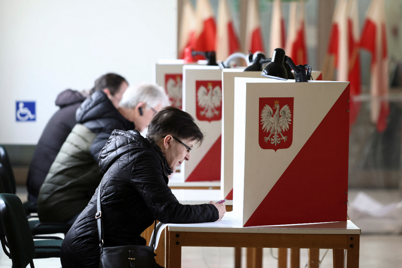 波蘭舉行地方選舉 對現任總理圖斯克的滿意度評分