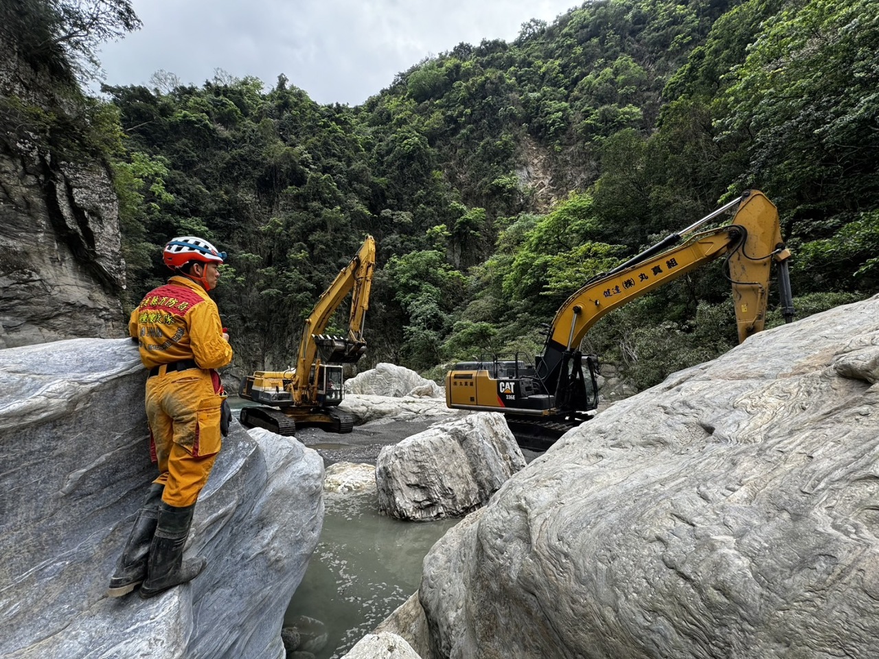 花蓮強震／持續搜索6失聯 重機具挺進砂卡礑救遺體(影音)