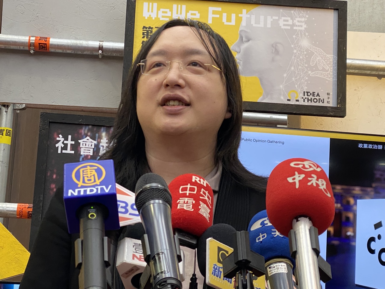 唐鳳出招  讓DeepSeek回答六四天安門