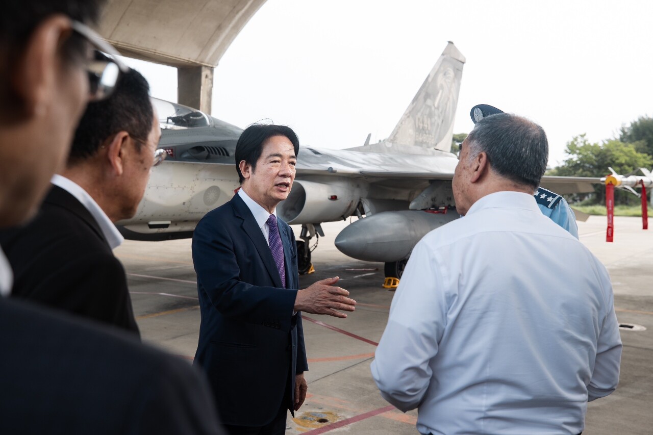 賴清德赴空軍了解接戰及防空演練 勉續精進戰力展防衛決心
