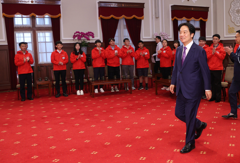 接見傑出青少年志工 賴副總統肯定熱情結合專業服務社會