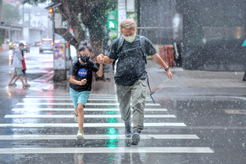 天氣不穩局部大雨 餘震頻繁山區留意坍方落石
