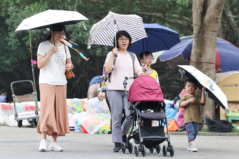 鋒面接近 &nbsp;12日午後變天降雨機率越晚越高