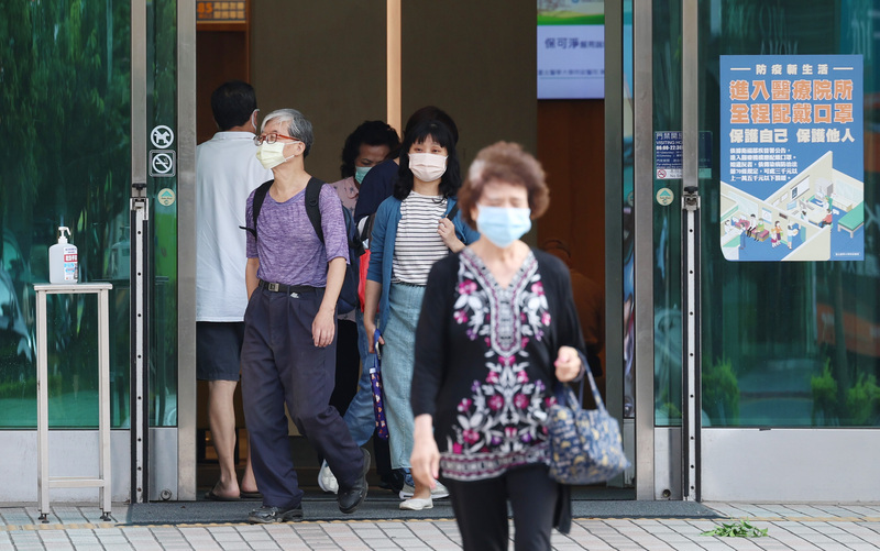 今起口罩強制令全面解除  僅部分情境建議配戴