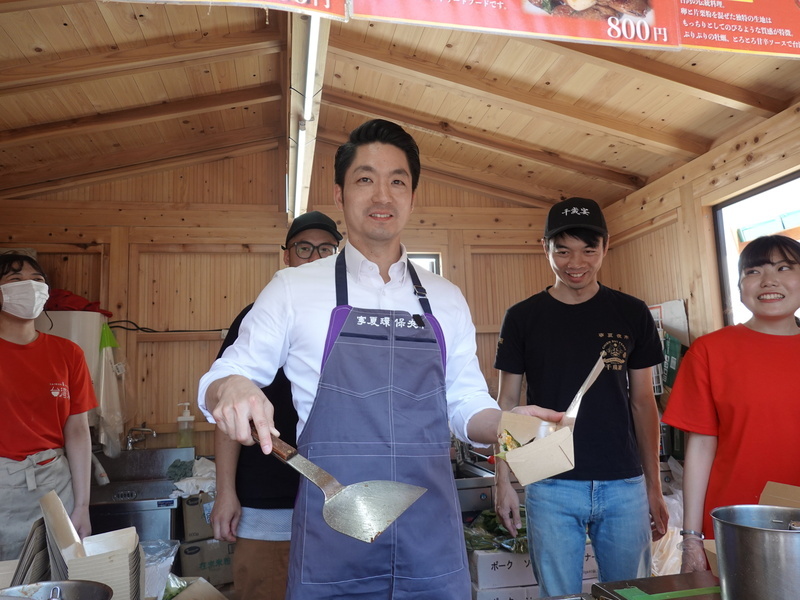 蔣萬安黃偉哲相繼前往東京晴空塔 宣傳美食農特產