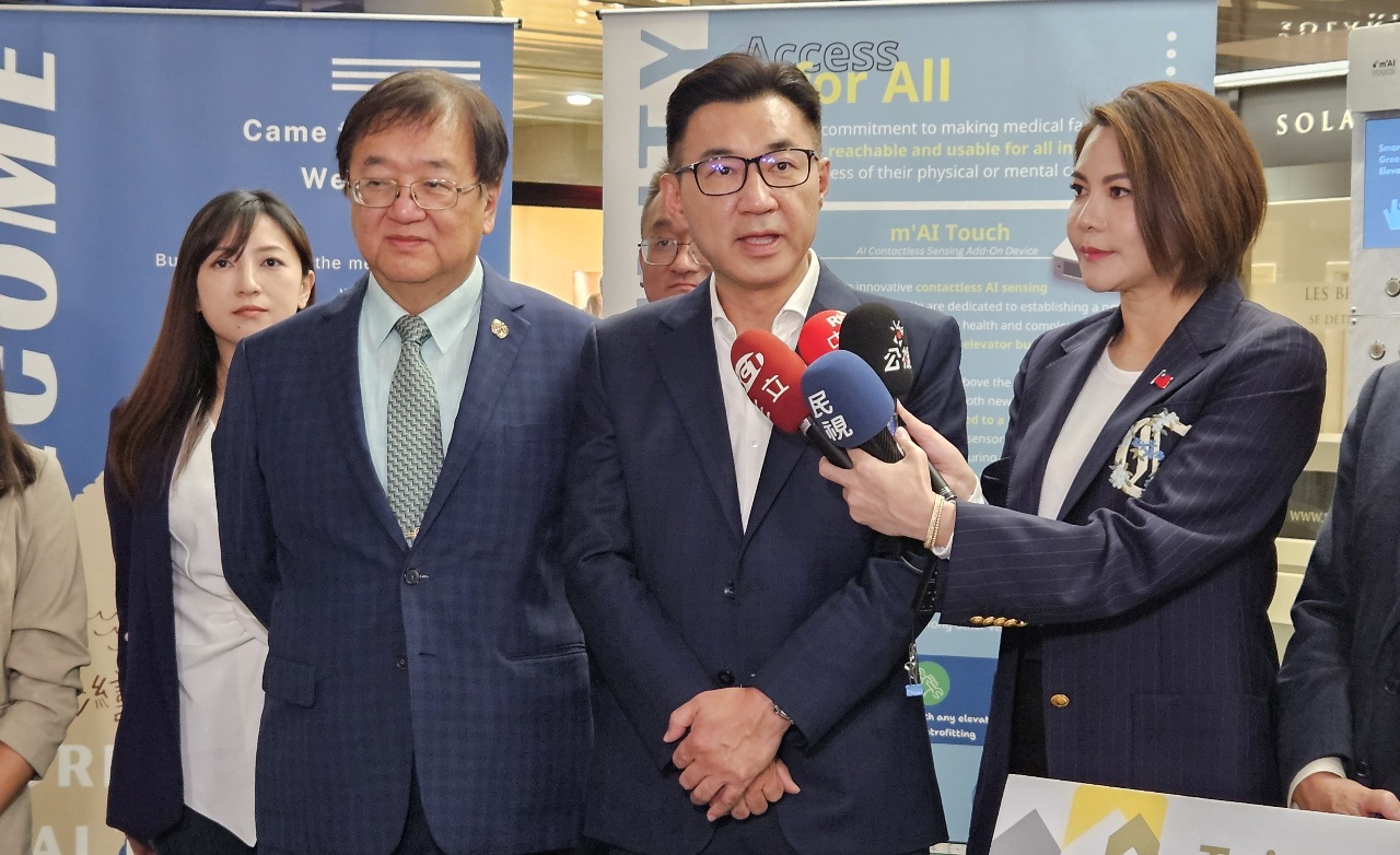 邱泰源指台灣為全民均健典範 江啟臣籲大流行公約不能排除台灣