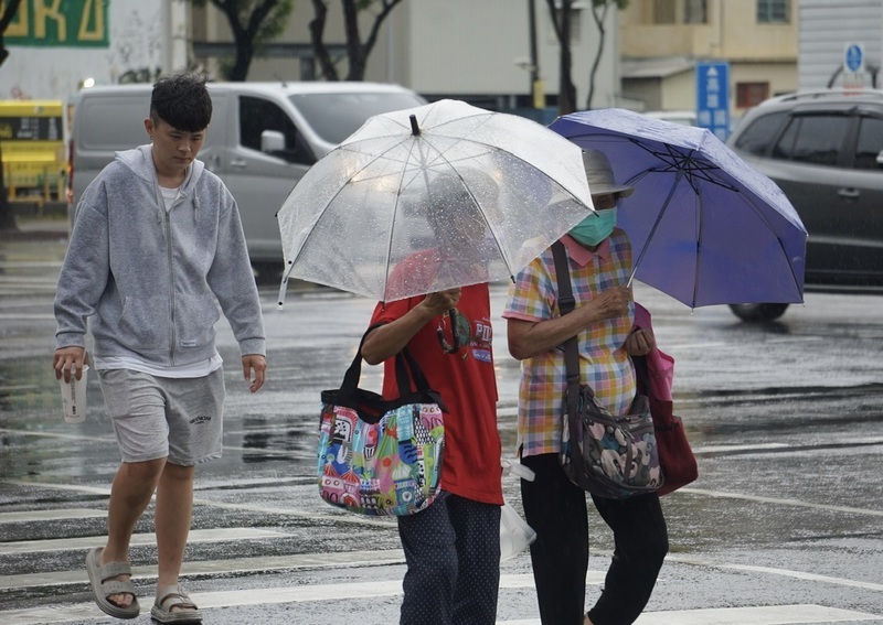 南台灣降雨機率高 白天高溫35度沒下雨時悶熱