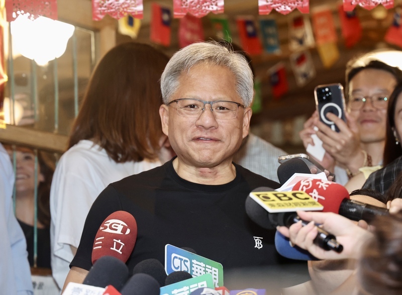 黃仁勳愛逛夜市 主計總處揭小吃攤販經營密碼