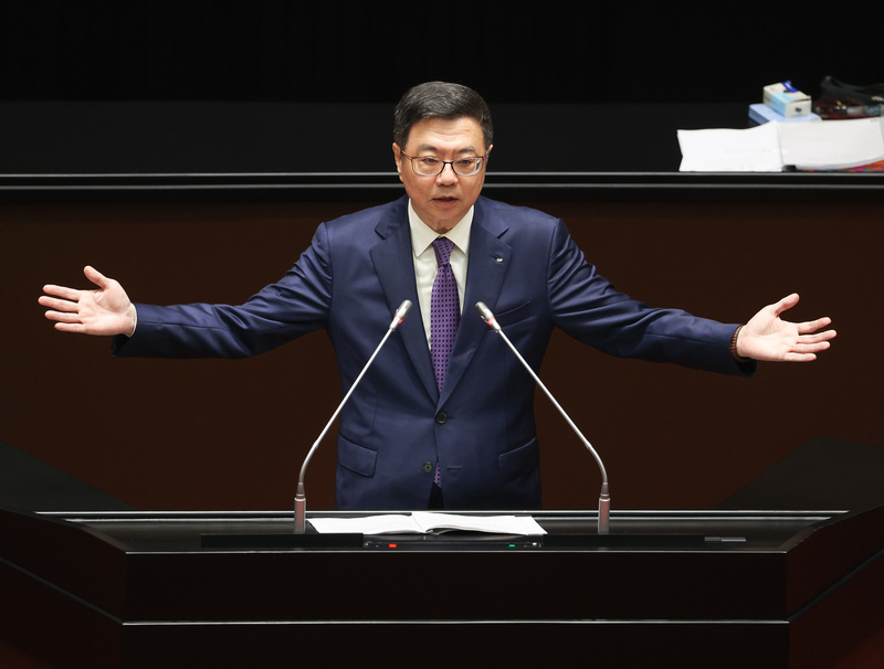 卓榮泰在掌聲中順利上台：首重五打七安、推動國家希望工程