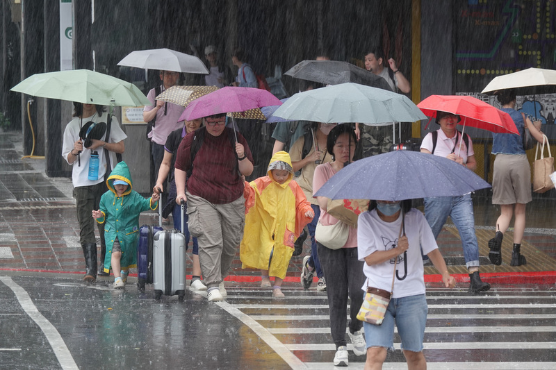 12縣市大雨特報 &nbsp; 集中宜花地區、高雄以北山區