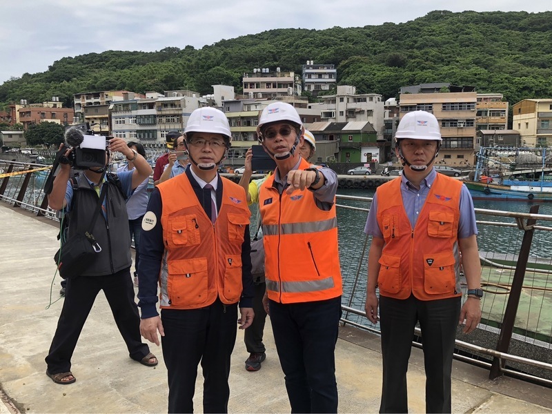 視察基隆台2線坍方 交長李孟諺：希望6/11恢復雙向通車