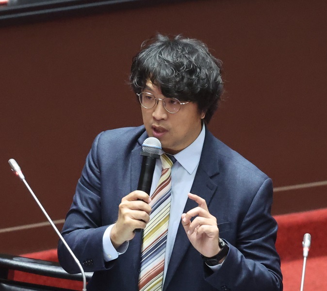 調升赴中港澳旅遊警示 綠委稱非常正確 藍委指打抗中保台