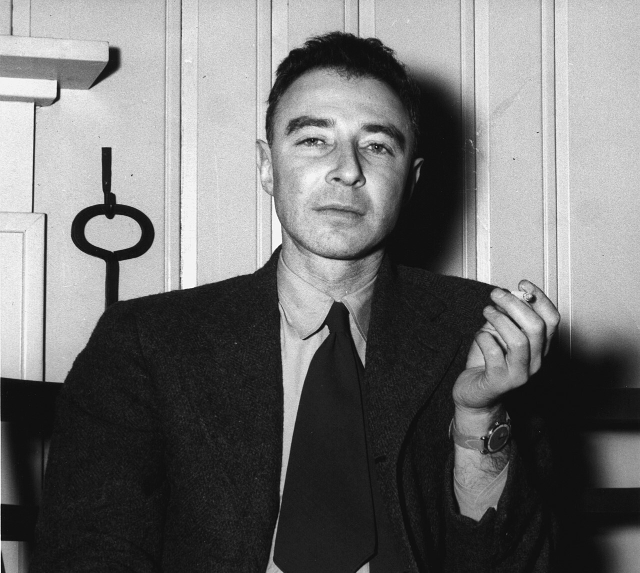 日本口譯員憶奧本海默 稱他曾向原爆受害者流淚致歉