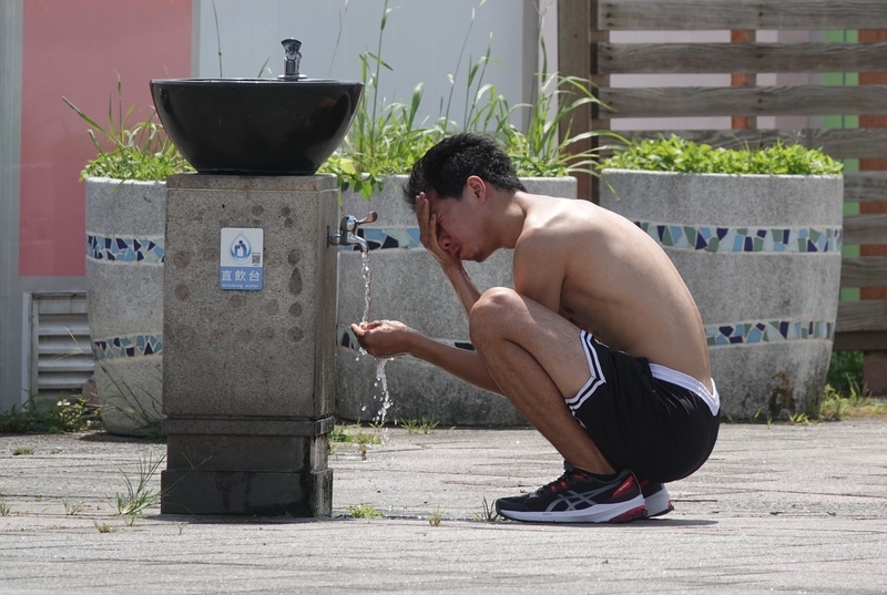 熱！雲林斗南高溫達37.9度 台北社子37.6度居次