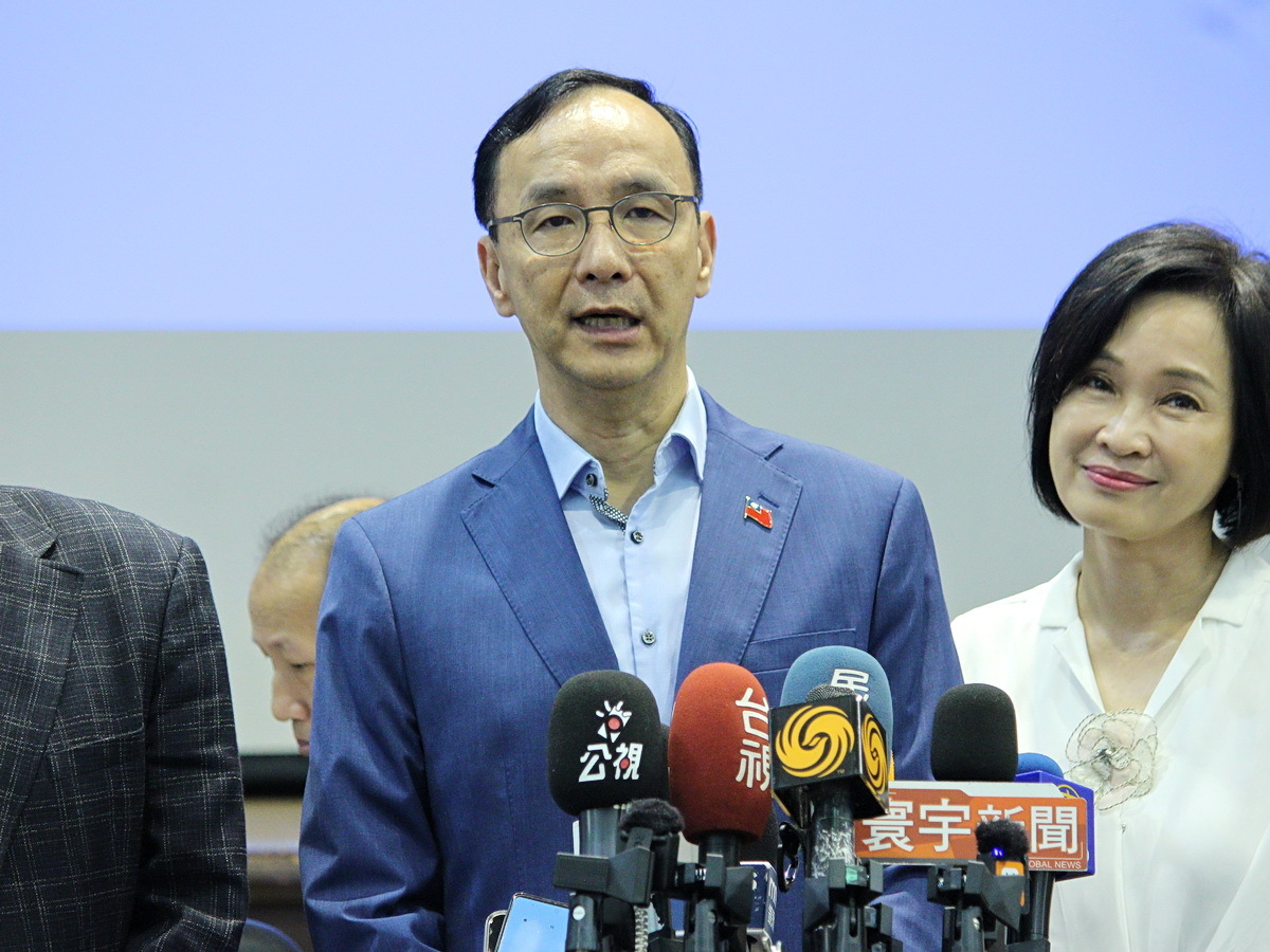林右昌指藍白配合中國 朱立倫批綠怕弊案被揭露
