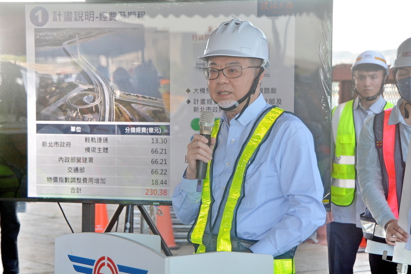 視察淡江大橋 卓榮泰：7次流標 為淡水發展突破困難興建