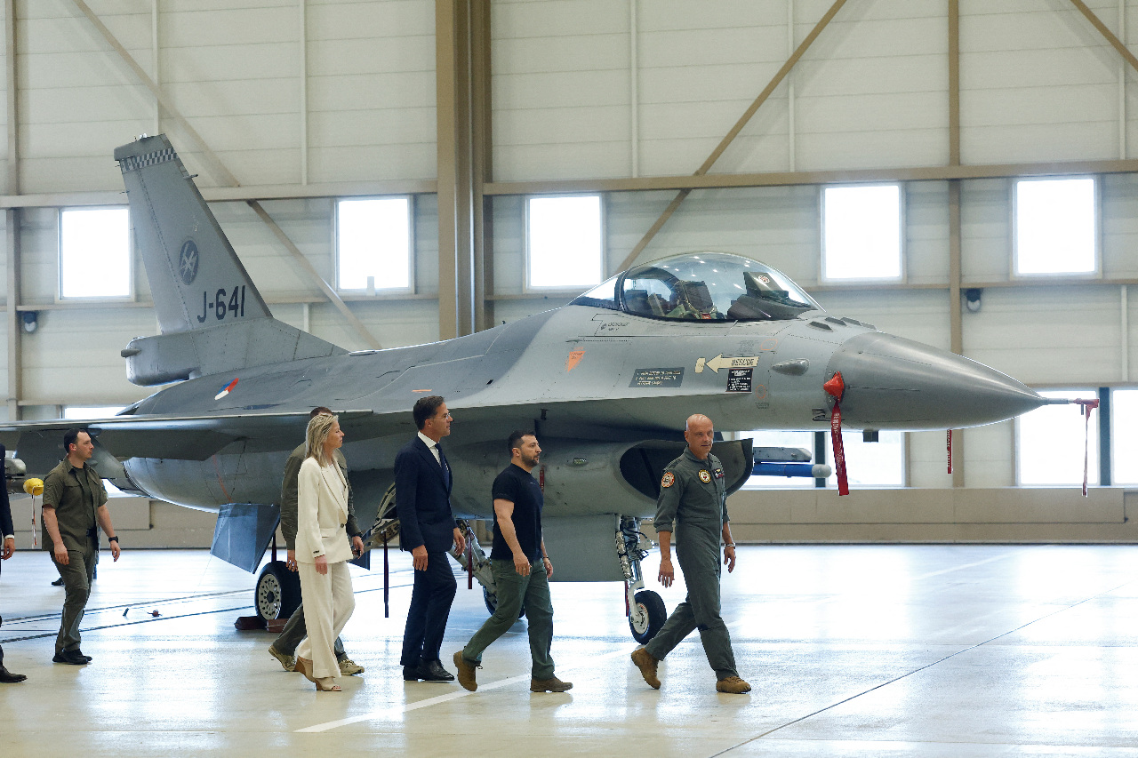 首批F-16抵達 烏克蘭：空軍大升級