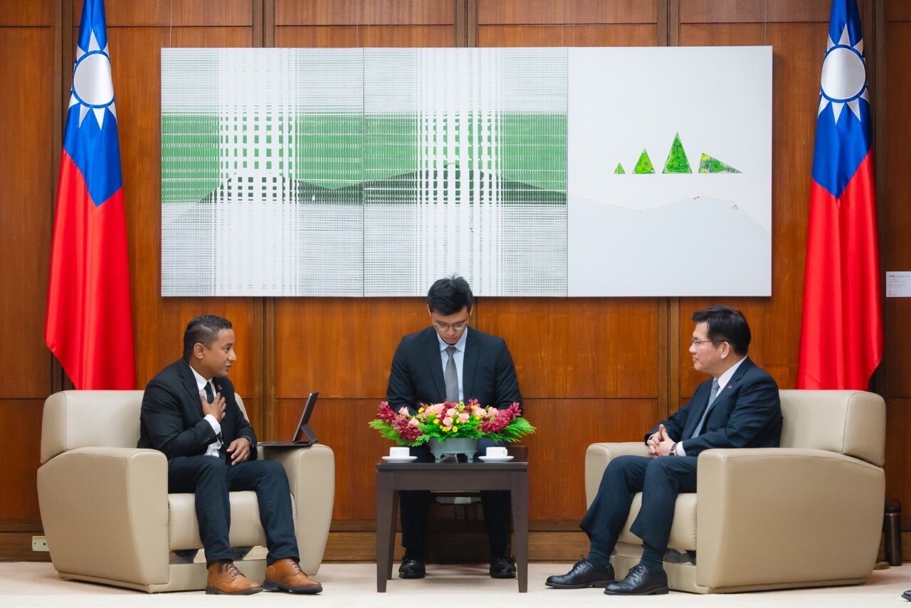 簽教育合作MOU 馬紹爾部長：台馬邦誼堅實