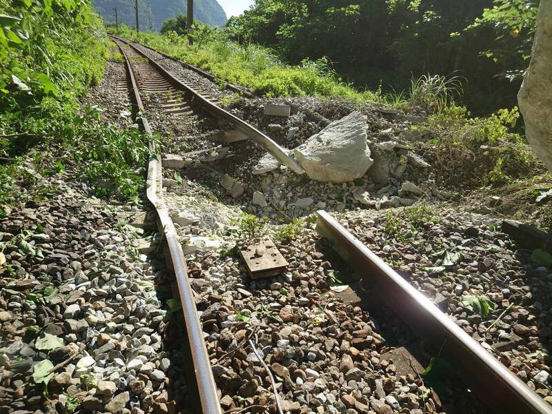 花東鐵路再斷 政院：卓榮泰搭火車赴花蓮視察承諾不變