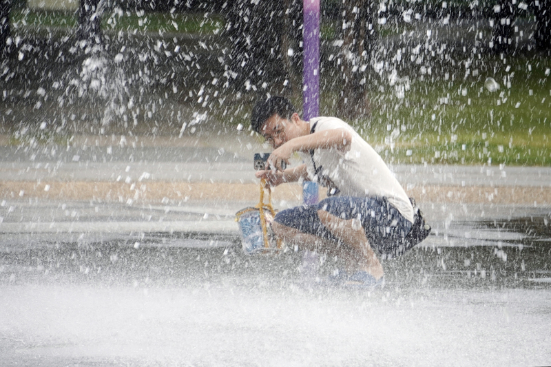 各地炎熱高溫逾36度 午後留意雷陣雨