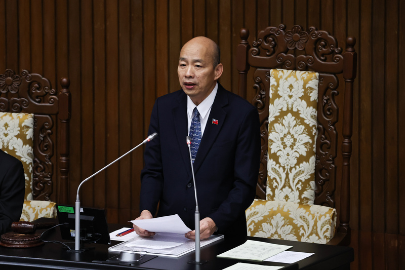 綠委全員守委員會擋選罷法闖關 韓國瑜宣布協商延到明天召開