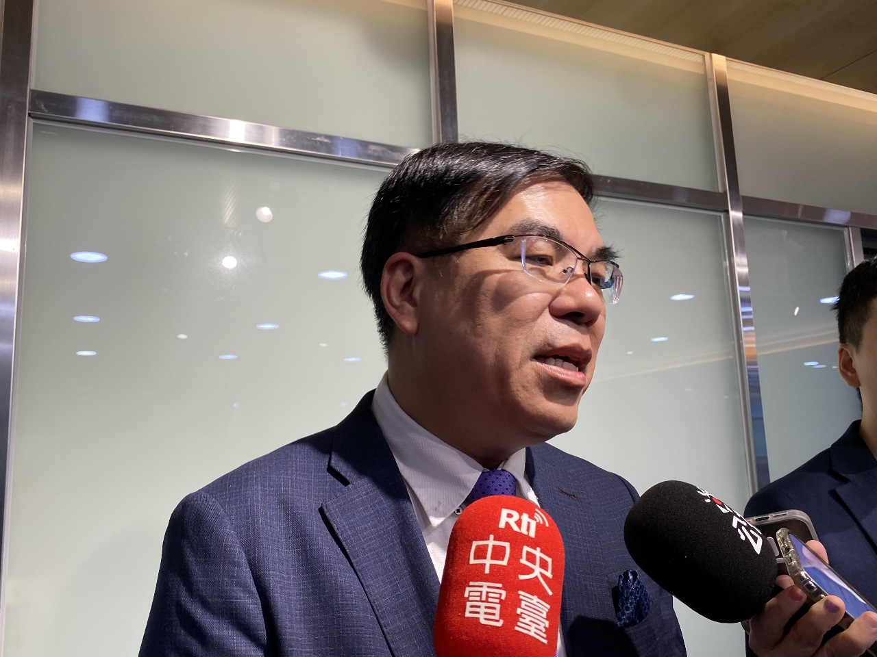 徵收碳費恐衝擊產業？ 彭啟明：影響很低、遠不如漲電價