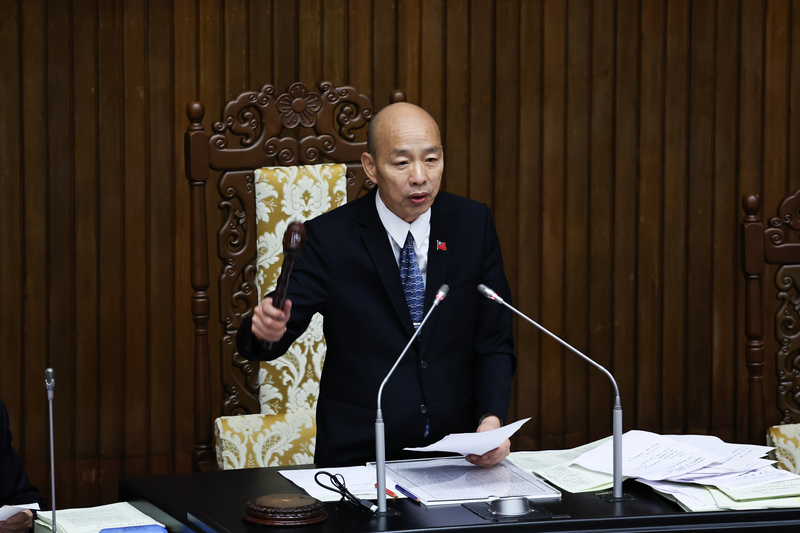 藍綠白共提電業法三讀通過 電價費率審議會民間代表不得少於1/2