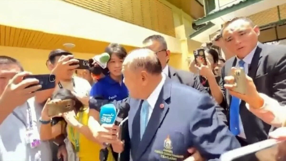 泰國前副總理對女記者巴頭 參議員要求進行國會調查