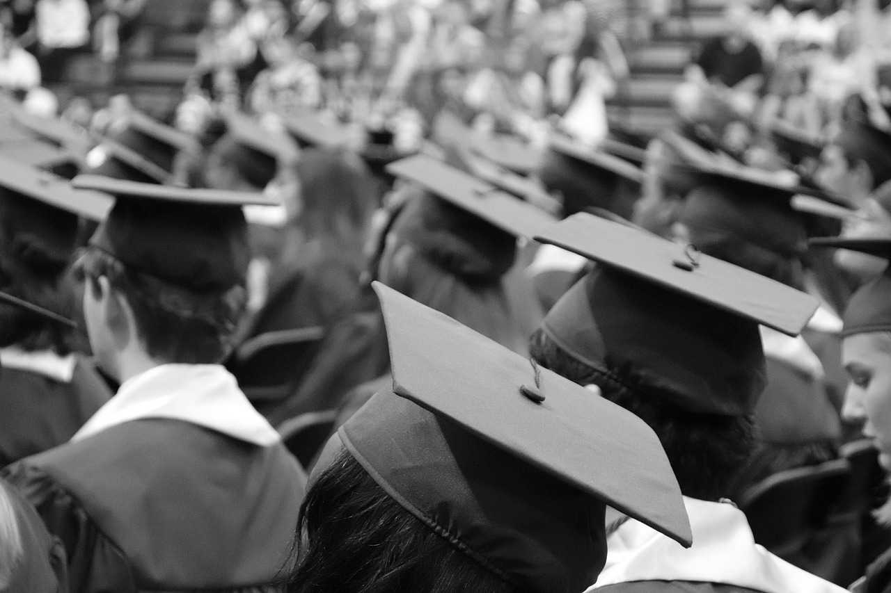 中國大學畢業生薪資水準落差大 平均月薪約台幣2萬5