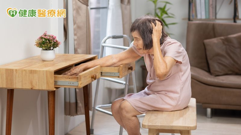 精神科醫：「失智是腦部疾病」非老化造成！出現早期警訊快就醫