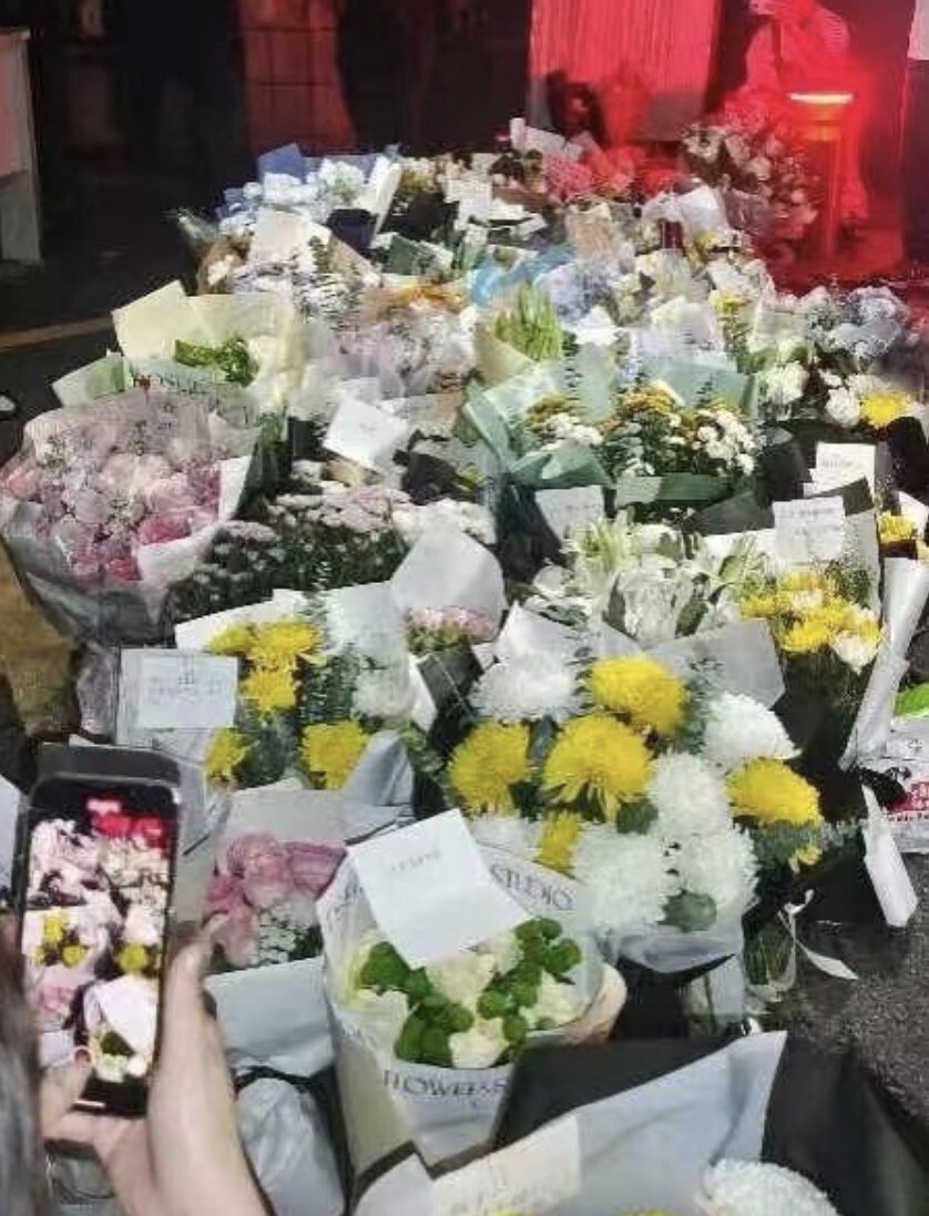 深圳日僑學校悼念花海遭清空 便衣駐守