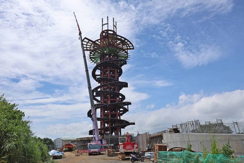 南投觀景平台「松嶺之星」上樑 明年完工高空試膽