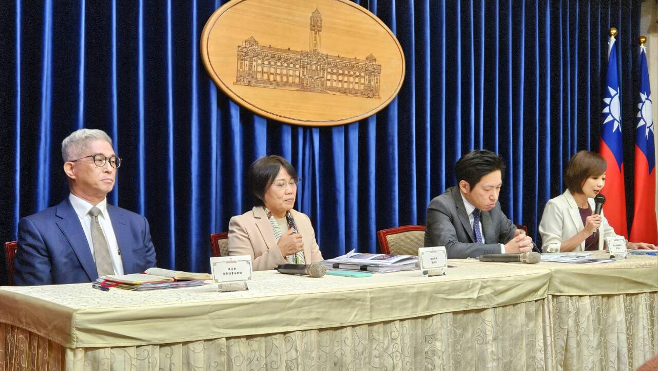 全社會防衛建構40萬可恃民力  聯合國未來峰會落幕簽「契約」 4友邦發聲挺台  聯大畢業演說 拜登談台海、援烏、籲中東停火  日本自衛隊護衛艦 首次通過台灣海峽！日首相岸田文雄下令「反制中國」