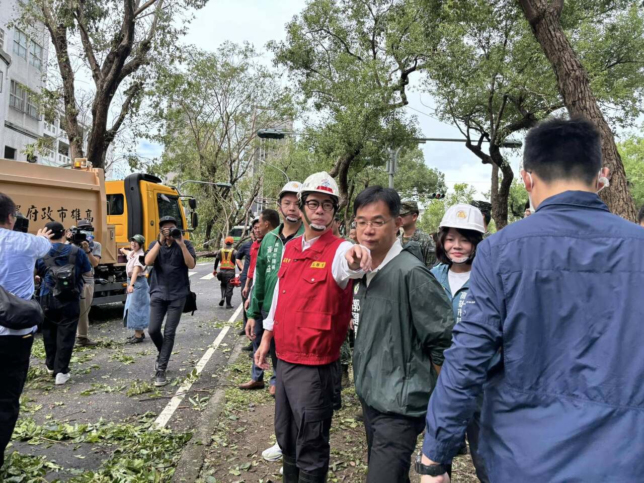 山陀兒肆虐重創高雄 陳其邁力拚3天內恢復市容