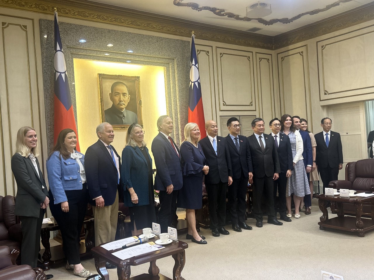 美聯邦眾議員萊斯可拜會立法院 韓國瑜引三頭怪獸喻國會議員