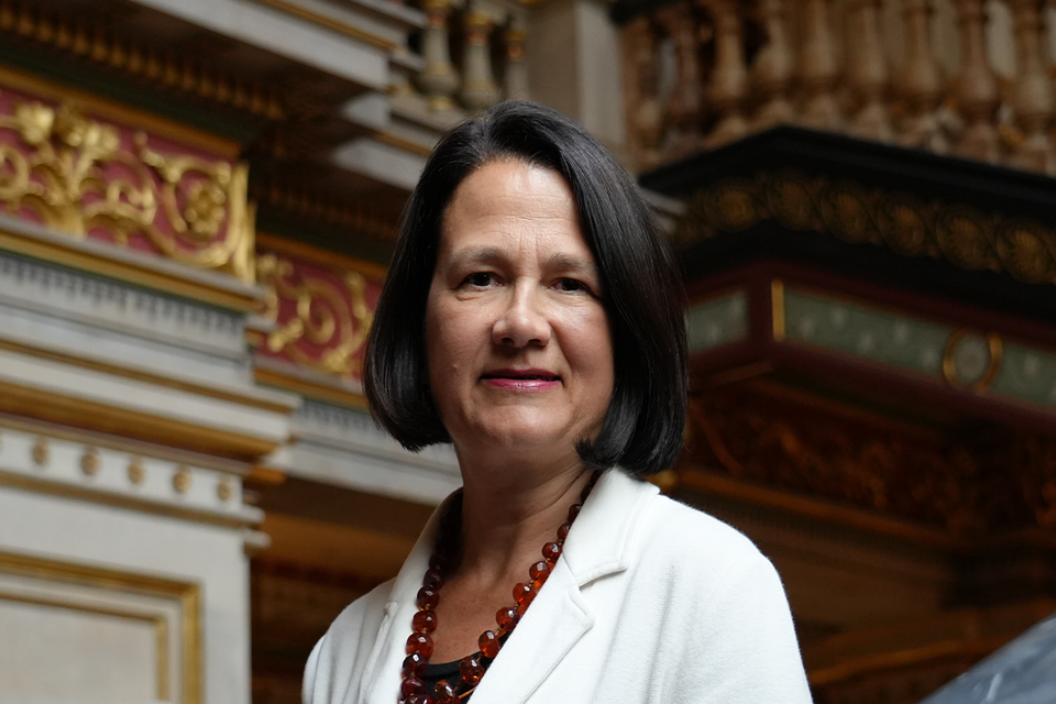 英官員與香港政務司長會面 關注黎智英案