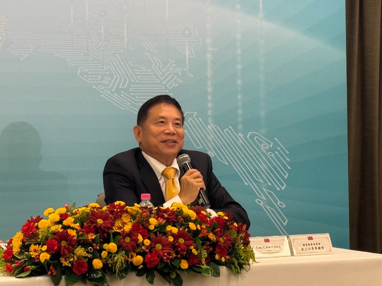 APEC部長年會落幕 劉鏡清：與多國部長交換通訊軟體