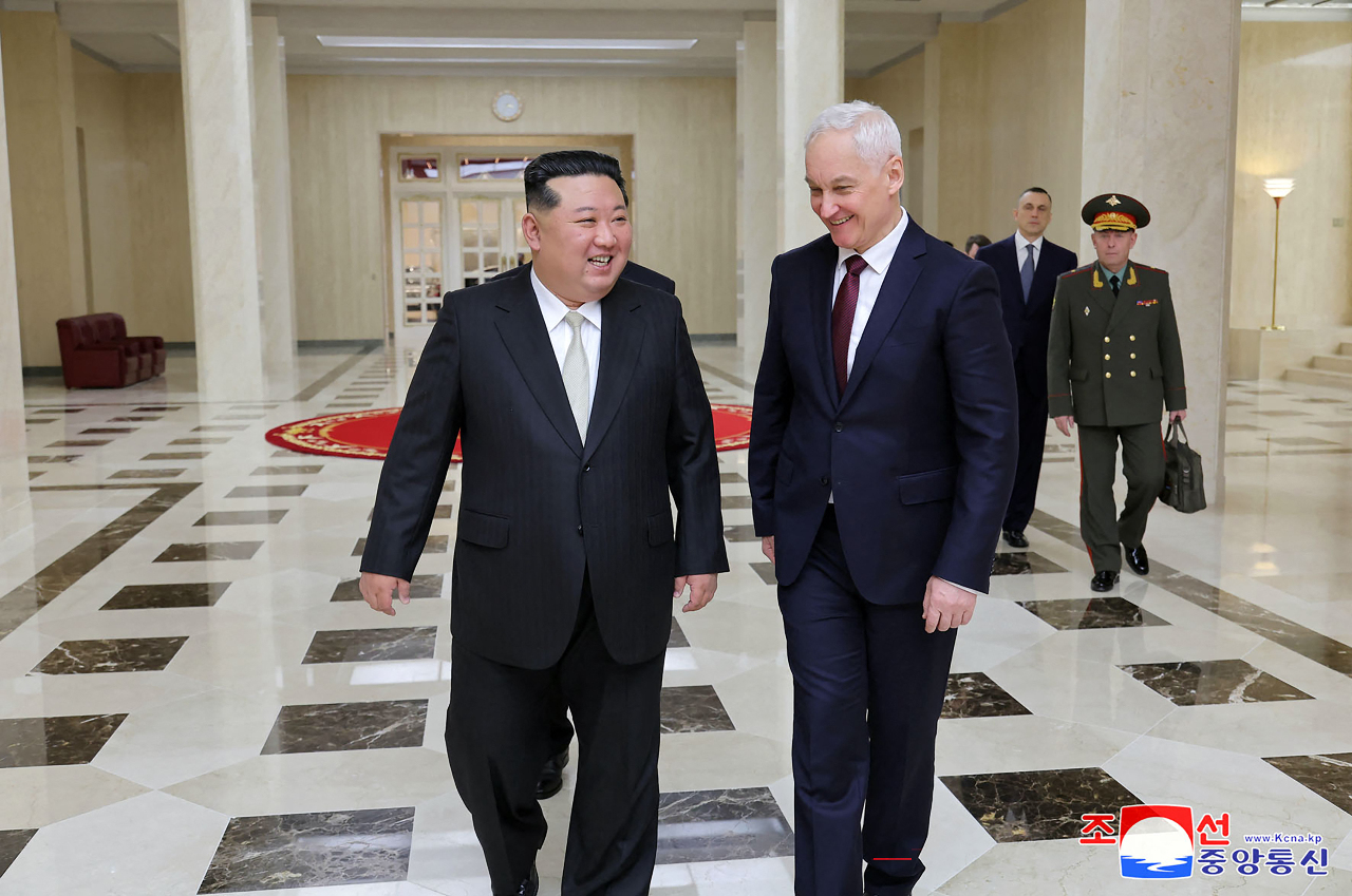 俄防長訪北韓 金正恩：俄羅斯有權對烏克蘭行使自衛權