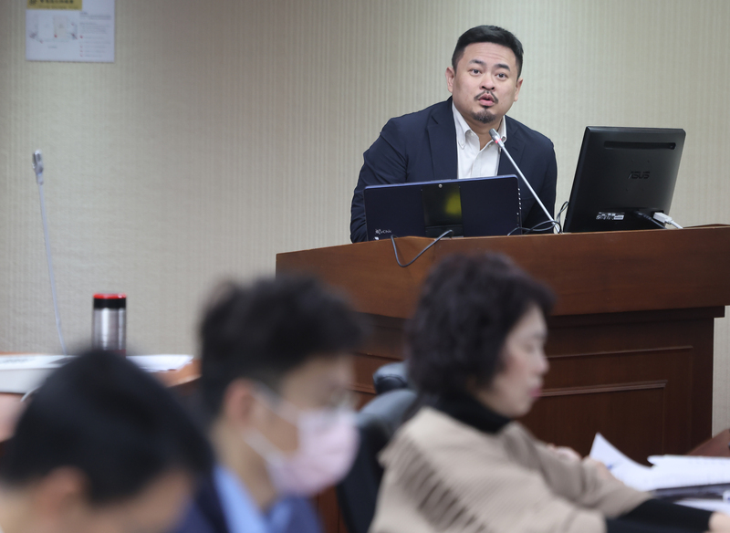 勞動部就安基金淪為小金庫？ 洪申翰：1個月內提監督機制
