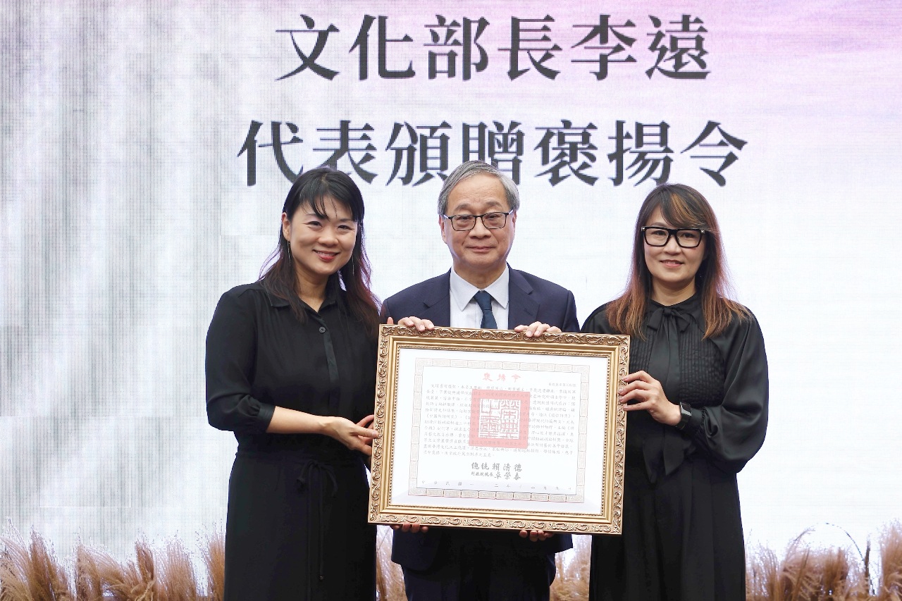 文化人齊聚瘂弦追思紀念會 李遠代表頒贈總統褒揚令