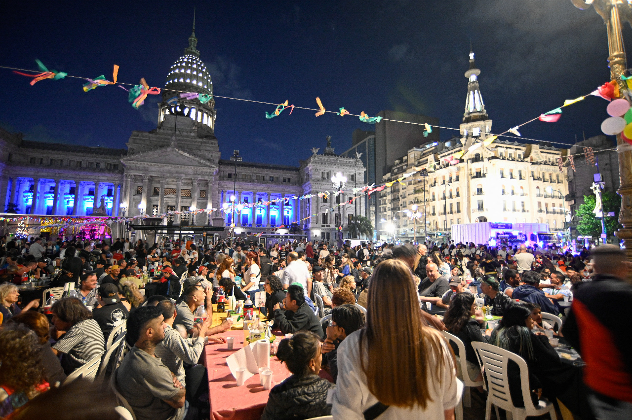 阿根廷逾半人口受貧困影響 耶誕慈善餐會領餐者超出預期