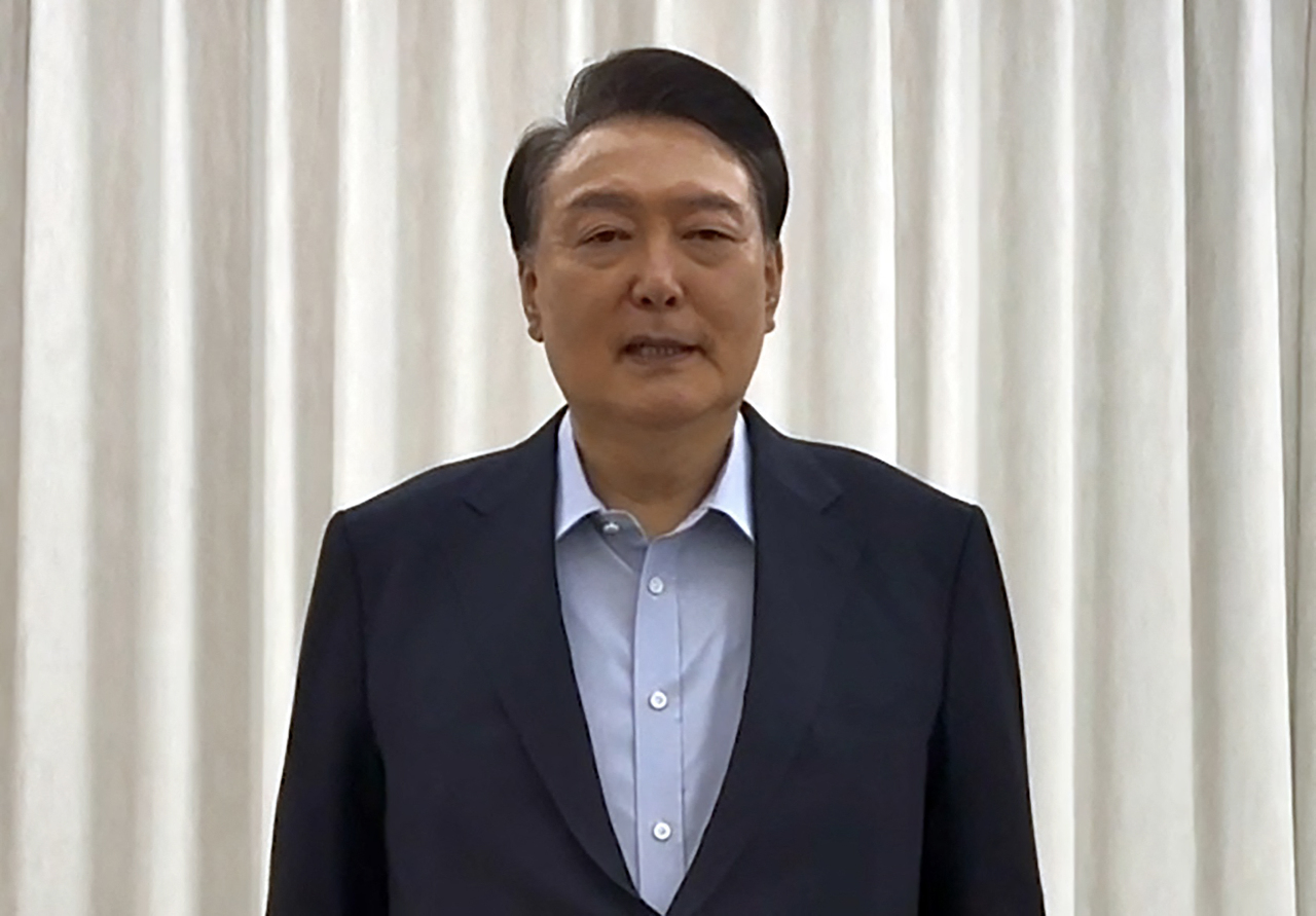 尹錫悅換囚服拍入監照 暫居3坪大單人牢房