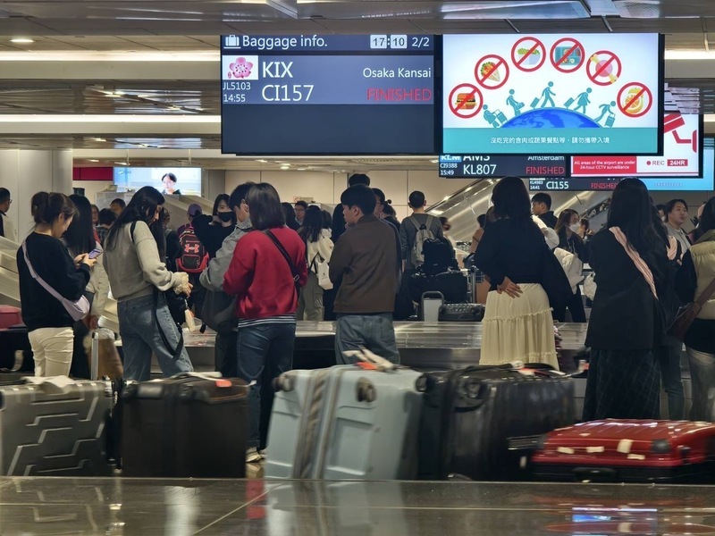 年初五  桃機入出境逾14萬人次、旅客讚通關順暢