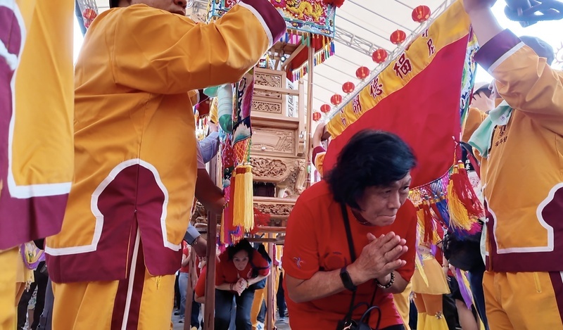 台南天后宮媽祖參加茂物元宵慶典 台灣隊伍吸睛