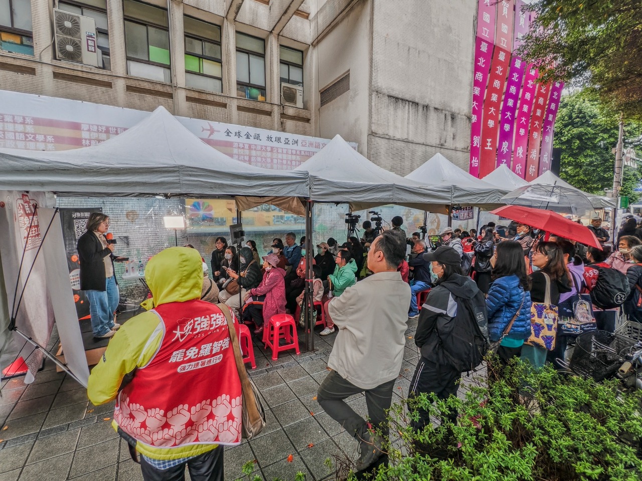罷免二階連署陸續起跑 罷團連署宣講同步推進 朝野攻防加劇
