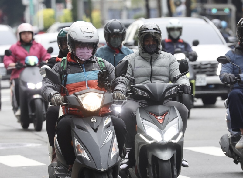 雲林以北11縣市低溫特報 23日起溫暖如夏逾30度