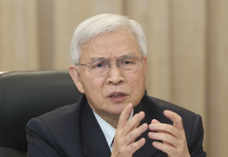 何時降息貨幣政策轉寬鬆？楊金龍：若經濟大幅下行