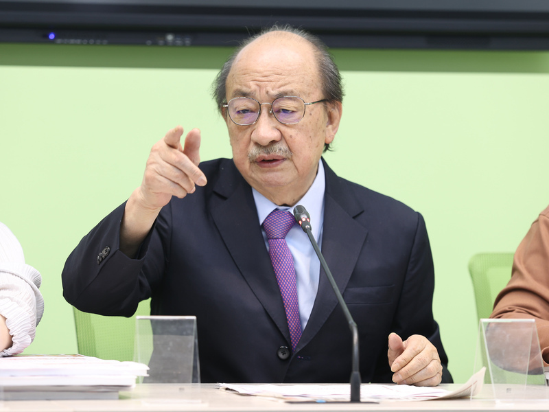 民進黨團提總預算、財劃法釋憲 批藍白站在憲法對立面