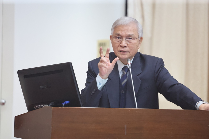 答題匯率結巴被疑不善說謊 楊金龍：是口才不好沒有難言之隱